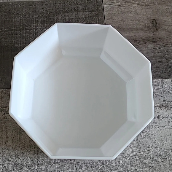 Vintage Large  9" Octagonal Arcopal Salad Bowl - White - Picture 5 of 5